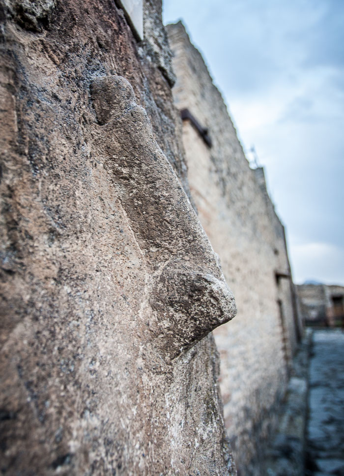 Roadsign to the brothel 20120930-IMG_0419.jpg