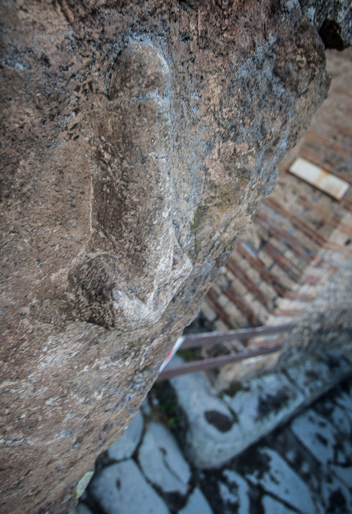 Roadsign to the brothel 20120930-IMG_0420.jpg